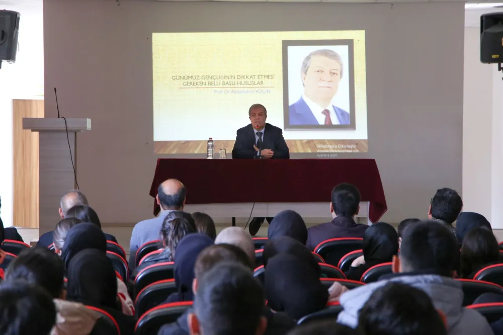 PROF. DR. ABDULHAKİM KOÇİN, MEZUN OLDUĞU LİSEDE ÖĞRENCİLERLE BULUŞTU